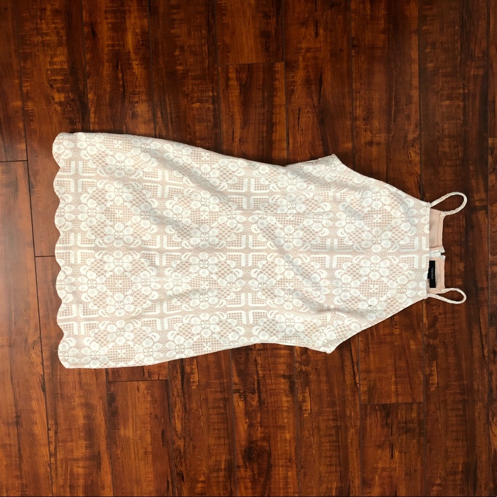 Lace dress (never worn)